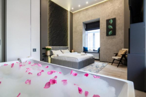 Royal romantic apartment with bathtub